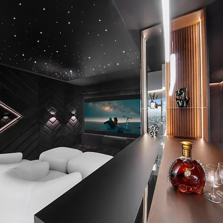 Sky Tower - 48 Pietro Penthousy Z Prywatna - Adult Only