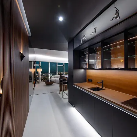 Sky Tower - 48 Pietro Penthousy Z Prywatna - Adult Only Διαμέρισμα Βρότσλαβ