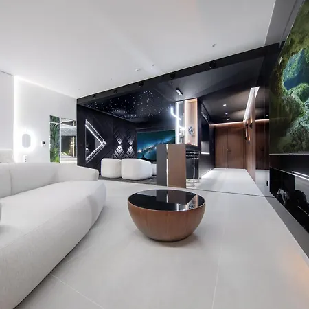 Sky Tower - 48 Pietro Penthousy Z Prywatna - Adult Only Διαμέρισμα *